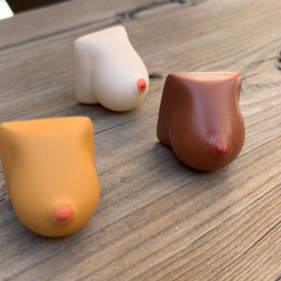 FUNNY Boob keycap - Picture 2 of 7